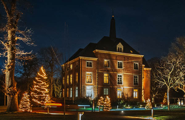 One Night of Christmas Magic at Van Oys