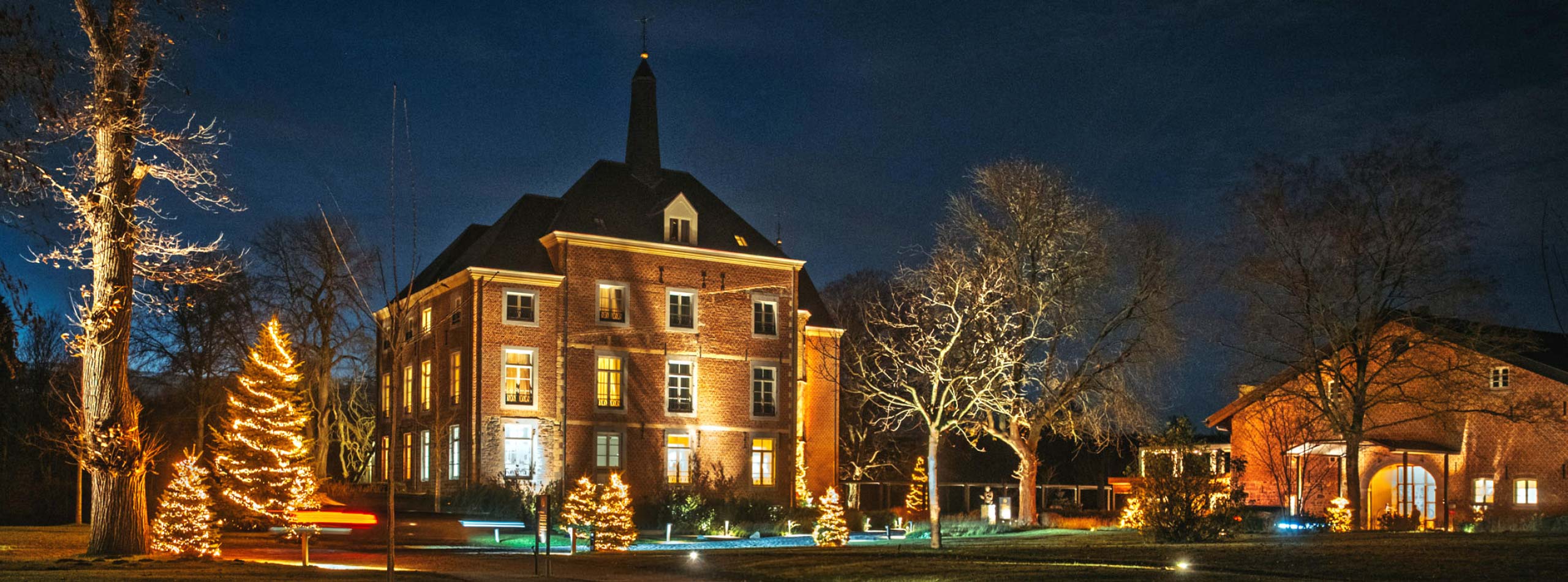 Van-Oys-Maastricht-Retreat_LP-Christmas-NYE_Header_desktop Van Oys Maastricht Retreat Render Lobby Reception